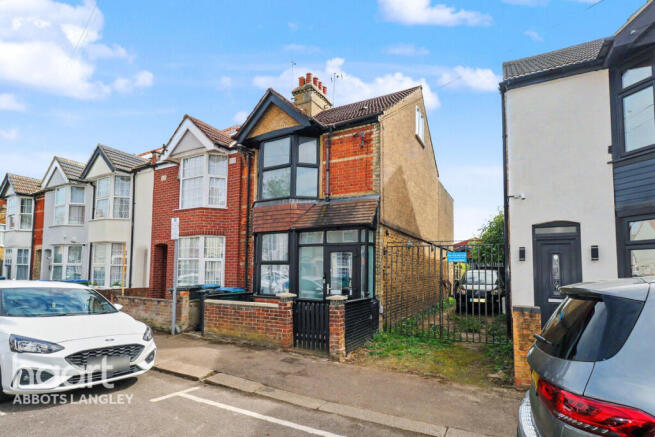 3 bed property, in Chester Road, £420,000