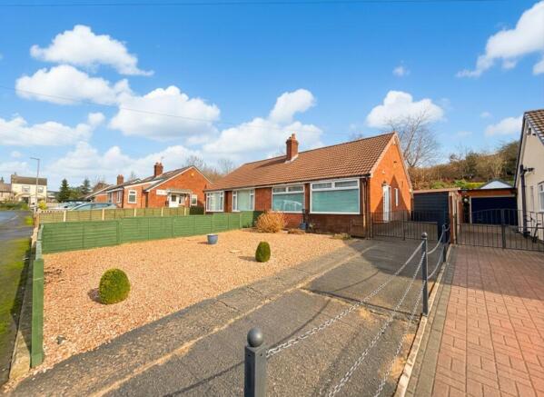 2 bed property, in Sutton Drive, £170,000