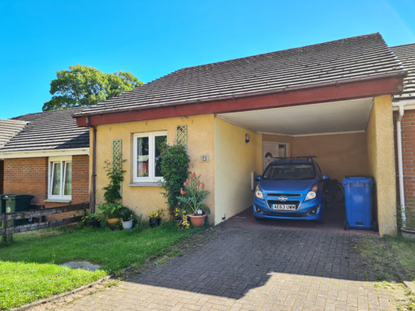3 bed property, in Mount Clare Gardens, £160,000