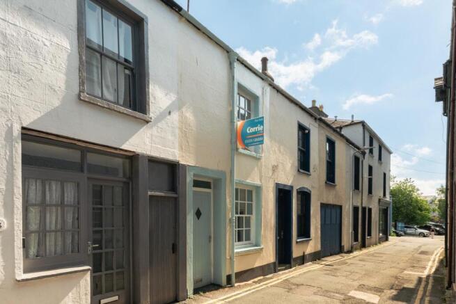 2 bed property, in Little Union Street, £220,000