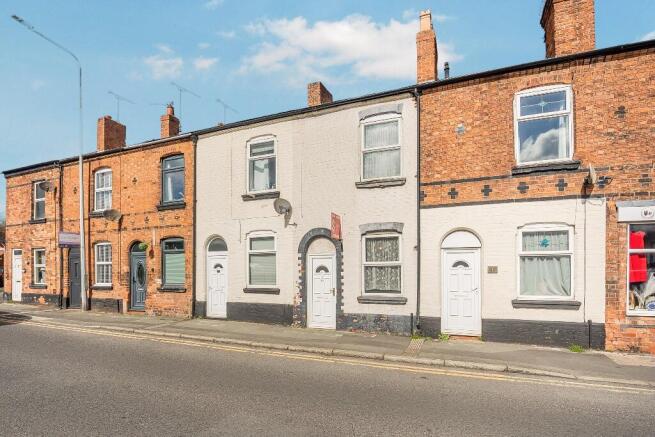 2 bed property, in Christleton Road, £175,000