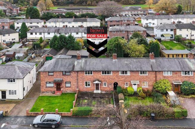 3 bed property, in Crescent Road, £185,000