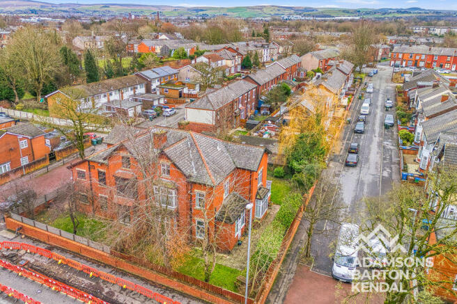 5 bed property, in Manchester Road, £440,000