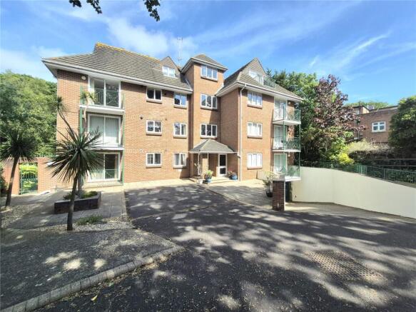 2 bed property, in Exeter Park Road, £240,000