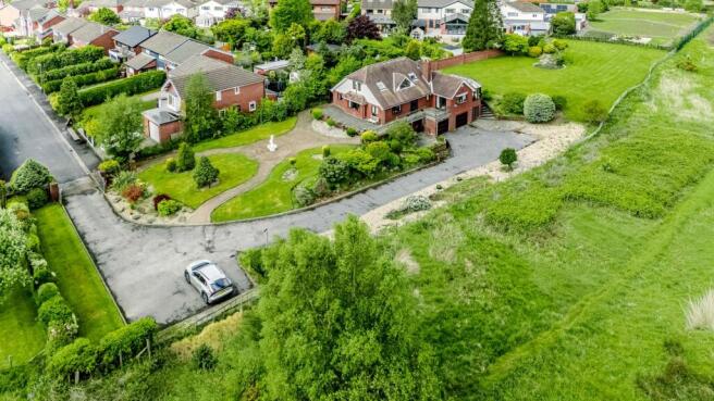 4 bed property, in Dorking Road, £679,995