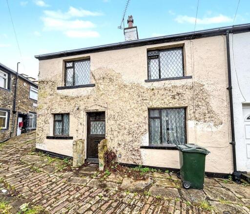 2 bed property, in 7 Hammond Square, £25,000