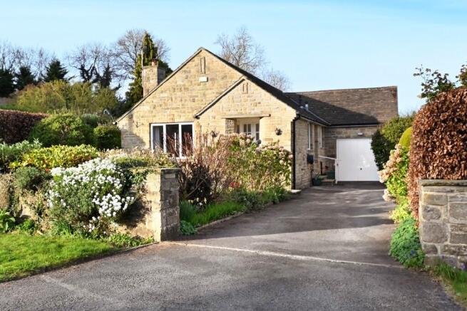 2 bed property, in Wetherby LS22, £550,000