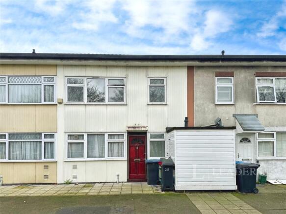 3 bed property, in Berecroft, £250,000