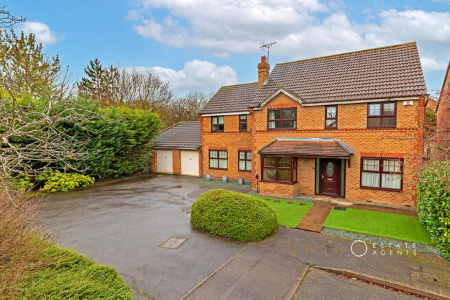 5 bed property, in Grace Avenue, £750,000
