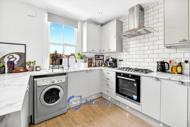 1 bed property, in St Helen's Crescent, £275,000