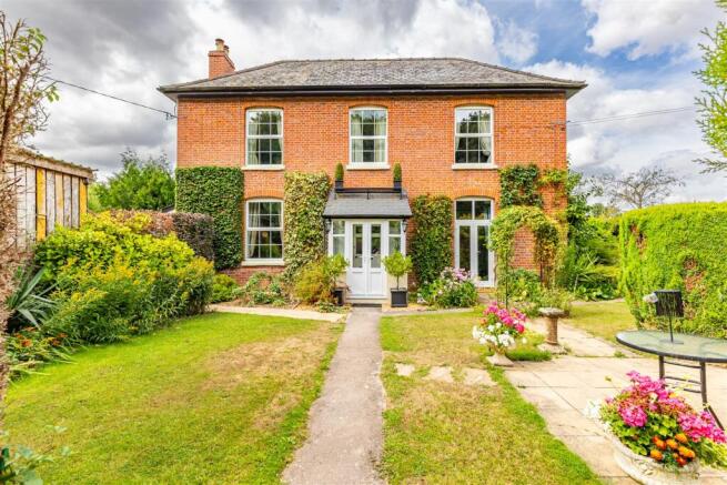 8 bed property, in Stoney Street Madley, £750,000
