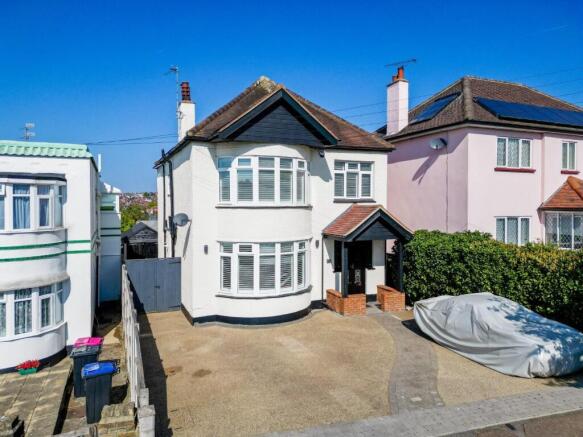 4 bed property, in Crowstone Road, £850,000