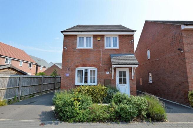 3 bed property, in Keel Close, £300,000