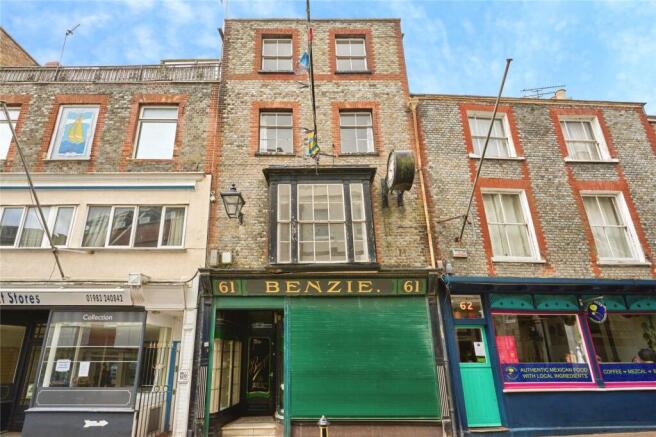 4 bed property, in High Street, £750,000
