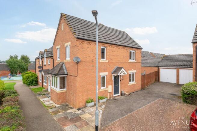 3 bed property, in Celtic Close, £250,000