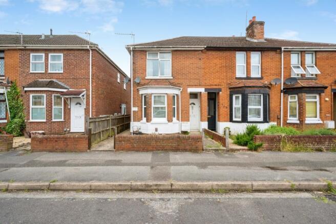 1 bed property, in Nutbeem Road, £90,000