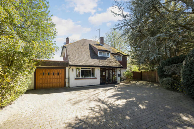 3 bed property, in Kingston Hill, £1,800,000