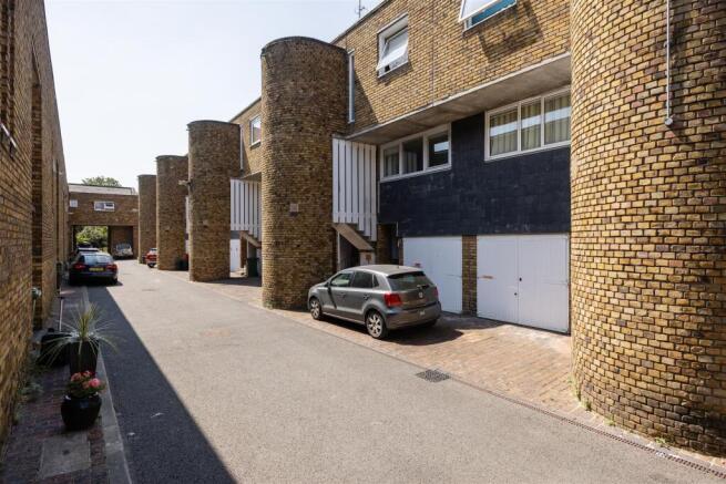 2 bed property, in Legion Close, £1,000,000
