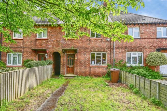 3 bed property, in New Road, £170,000