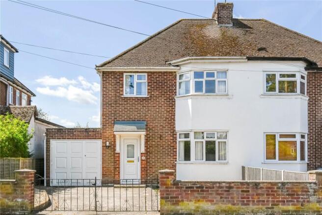 3 bed property, in Valley Road, £450,000