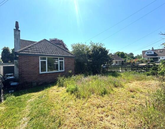 2 bed property, in Grange Close, £325,000