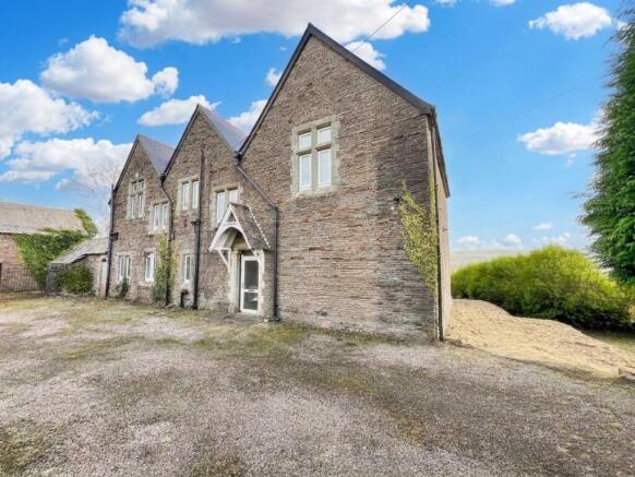 5 bed property, in The Vicarage, £650,000