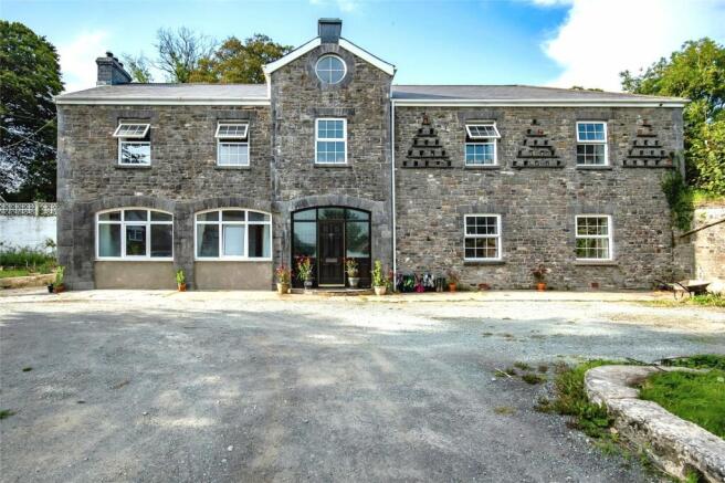 7 bed property, in Cosheston, £675,000