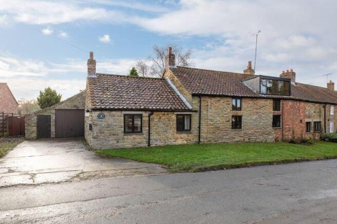 3 bed property, in Crambe, £465,000