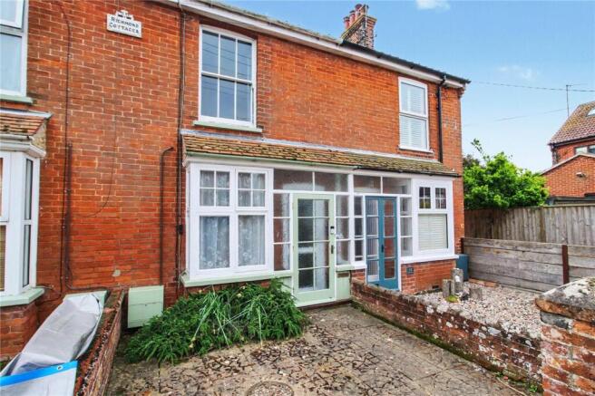 3 bed property, in Seaview Road, £250,000