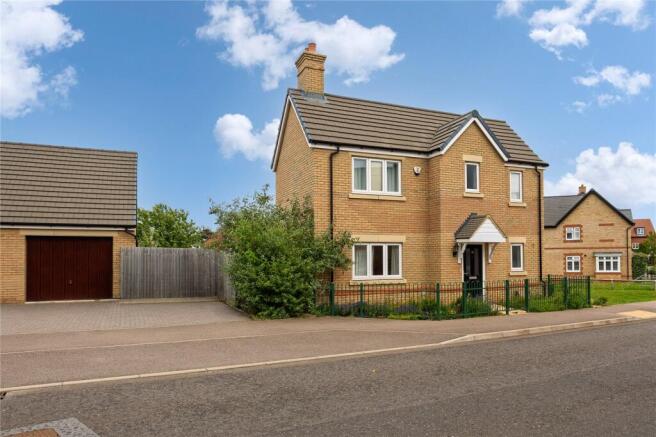 4 bed property, in Poppy Drive, £565,000