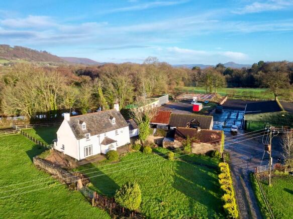 4 bed property, in Ty Llwyd Farm, £950,000