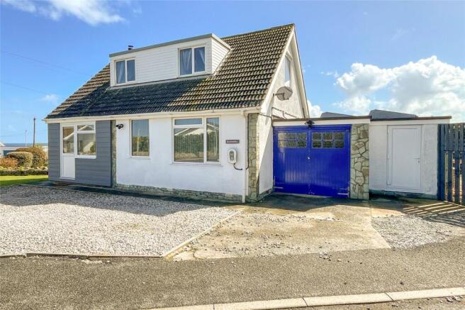 2 bed property, in Trigfa Estate, £399,500