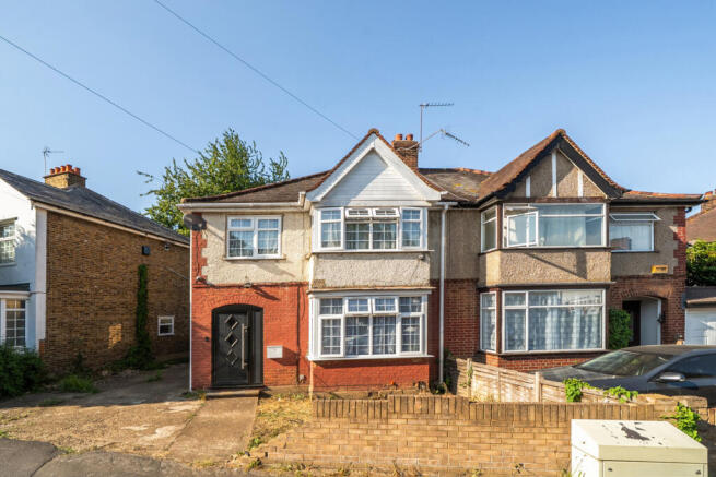 3 bed property, in Nield Road, £560,000