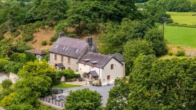 7 bed property, in Little Hall, £995,000