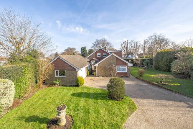 5 bed property, in Angley Road, £770,000