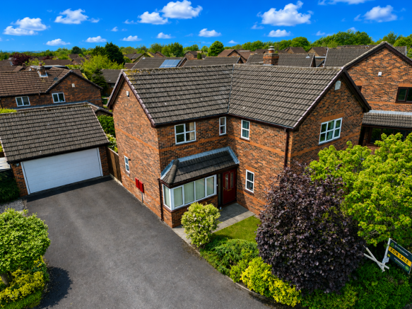 5 bed property, in The Hoskers, £440,000