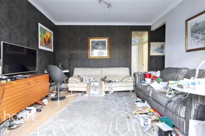 1 bed property, in St James Road, £190,000