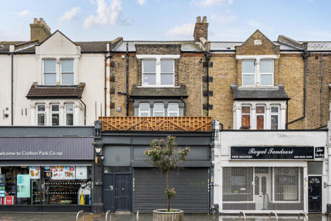 1 bed property, in Brockley Road, £250,000
