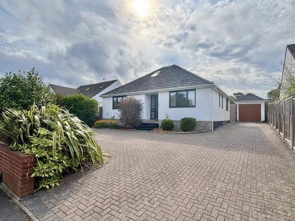4 bed property, in Upton Way, £599,950