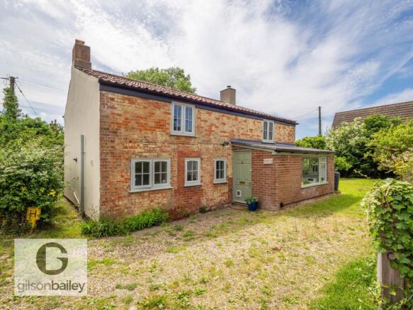 3 bed property, in Pack Lane, £375,000