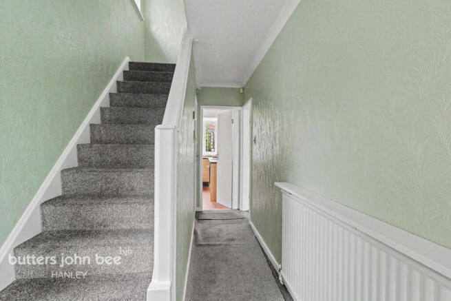 3 bed property, in Courtway Drive, £112,000