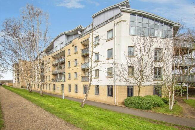 1 bed property, in Yeoman Close, £75,000