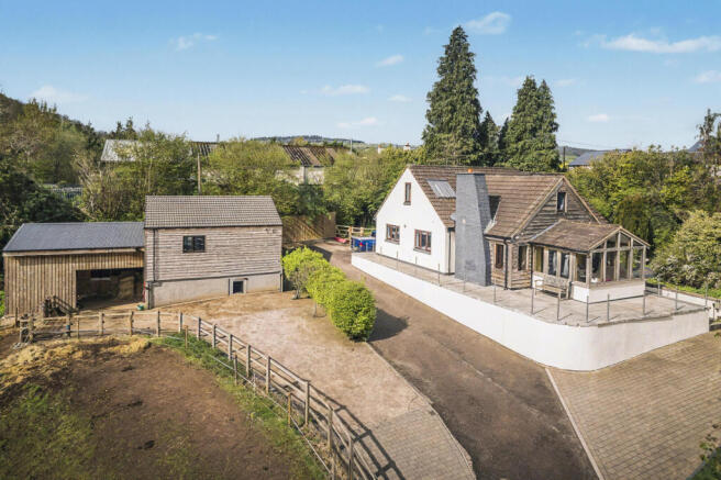 4 bed property, in Whitchurch, £695,000