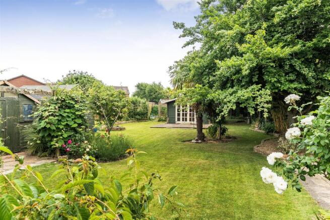 2 bed property, in Fareham Road, £360,000