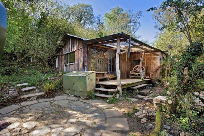3 bed property, in Woodland Lane, £450,000