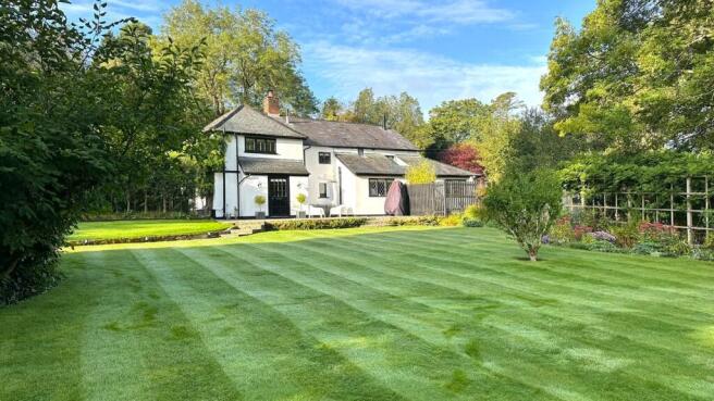 4 bed property, in Shappen Bottom, £1,500,000