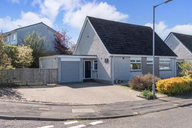 4 bed property, in Springwood Bank, £360,000