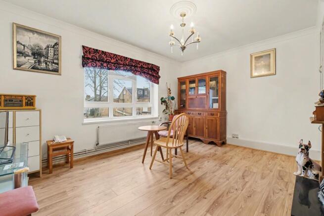3 bed property, in Hanley Road N4, £504,000