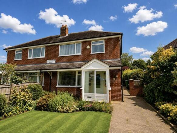 3 bed property, in Withenfield Road, £375,000