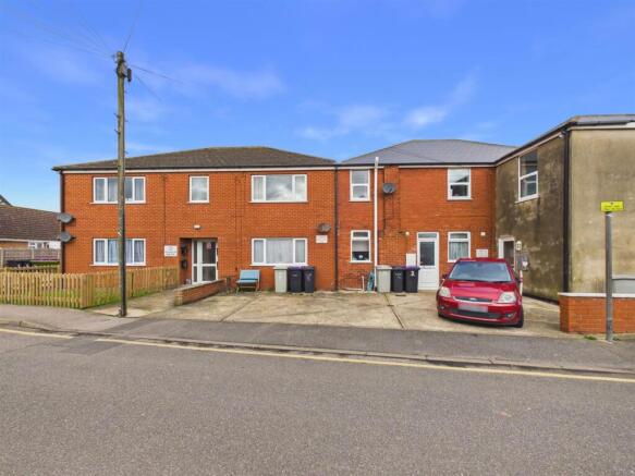 8 bed property, in Parry Road, £550,000
